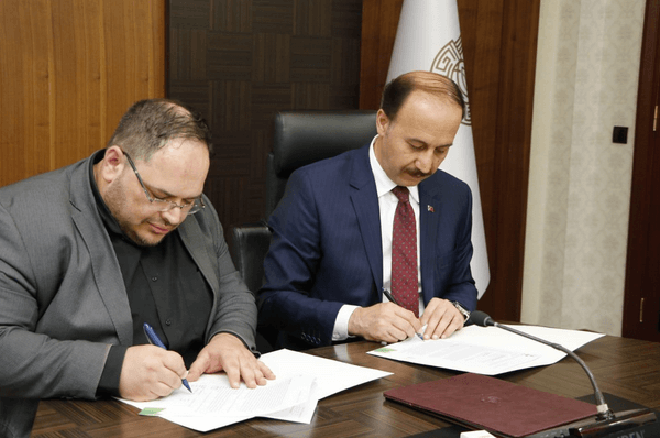 توقيع اتفاقية تعاون مع والي شانلي أورفا التركية