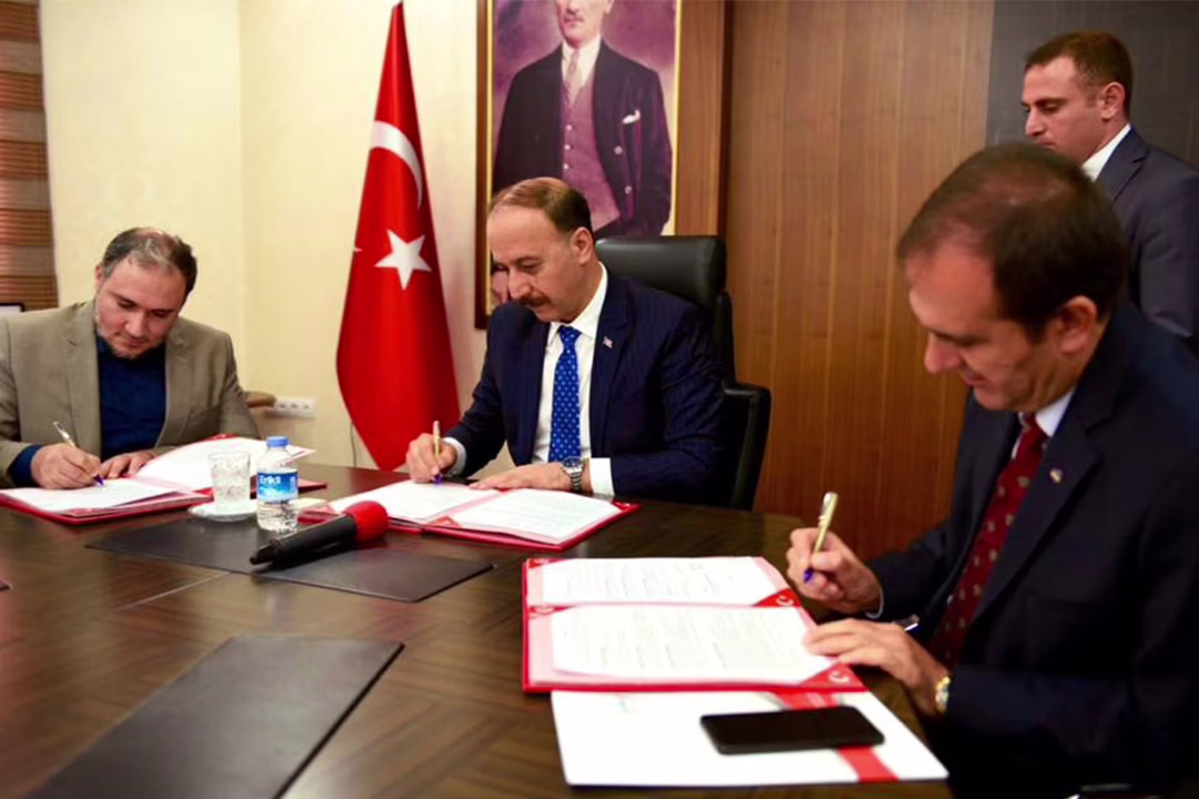 1080 by 720 pixel News